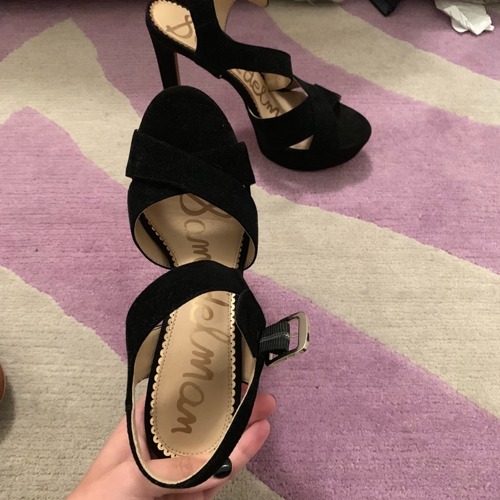 Black heels - Picture 4 of 5